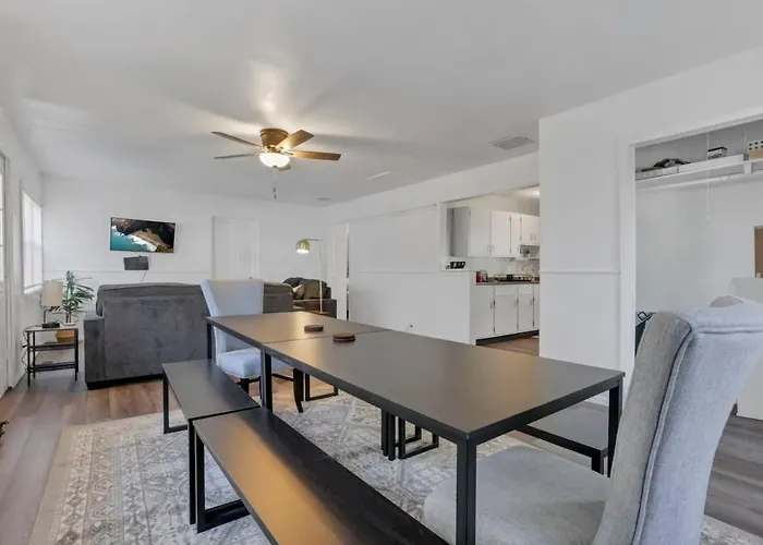 Housepitality - West Side - 6 Bedroom 2 Ba Holiday home Columbus