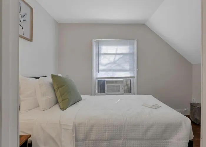 Housepitality - West Side - 6 Bedroom 2 Ba * Columbus