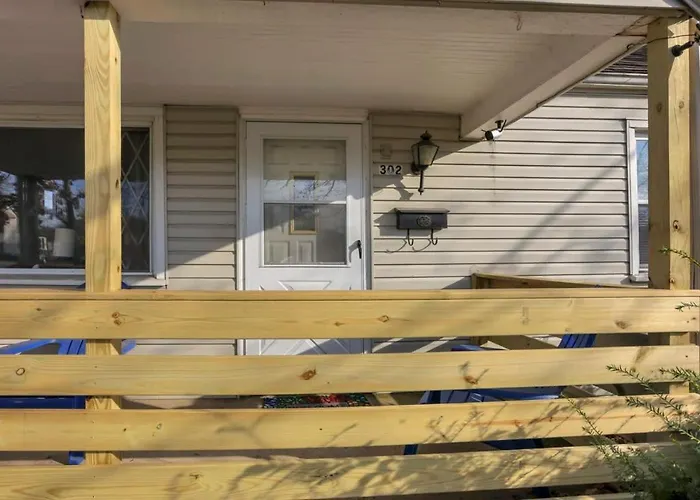 Housepitality - West Side - 6 Bedroom 2 Ba