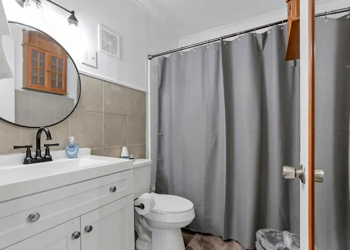 Housepitality - West Side - 6 Bedroom 2 Ba Columbus