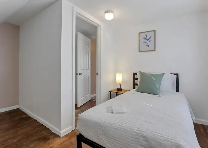 Holiday home Housepitality - West Side - 6 Bedroom 2 Ba *