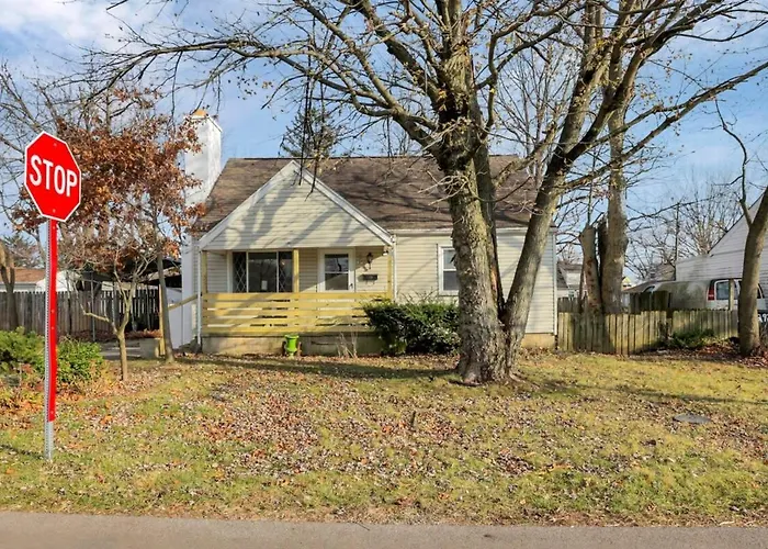 Housepitality - West Side - 6 Bedroom 2 Ba